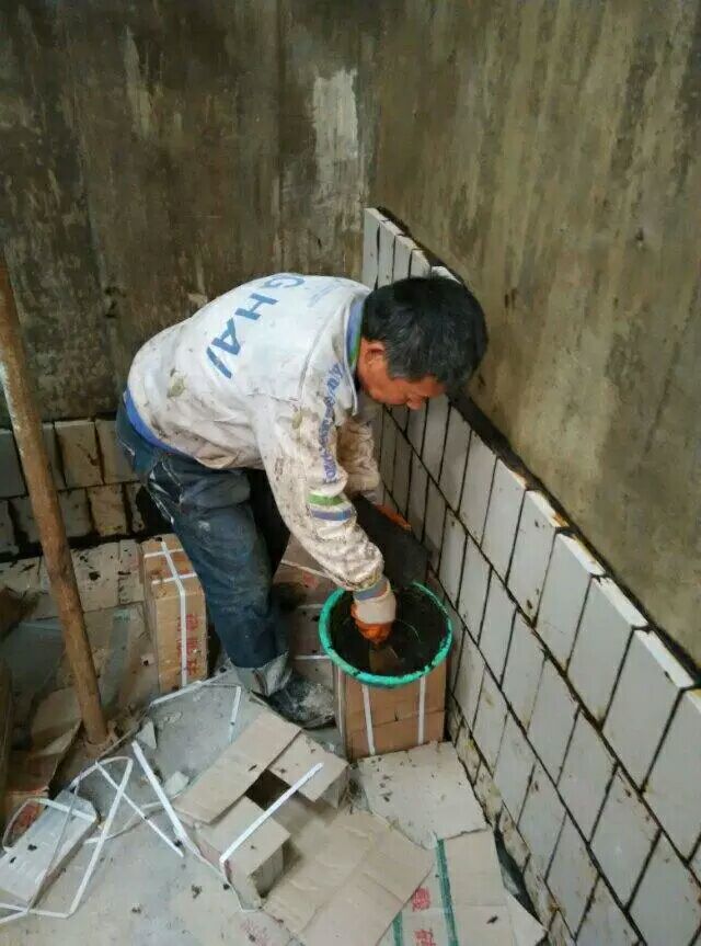 設備內(nèi)部耐酸磚防腐